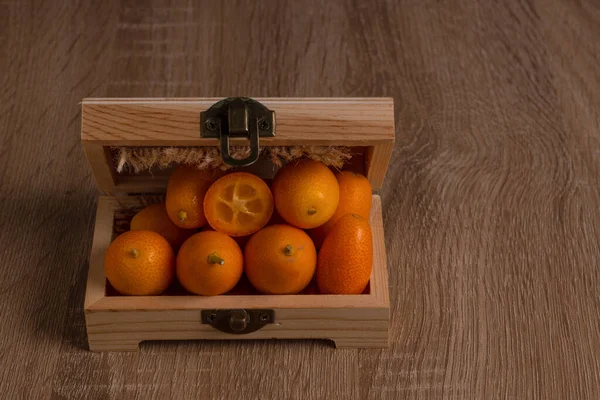 Close Pequenas Laranjas Chinesas Kumquat Citrus Sinensis Embalado Uma Caixa — Fotografia de Stock