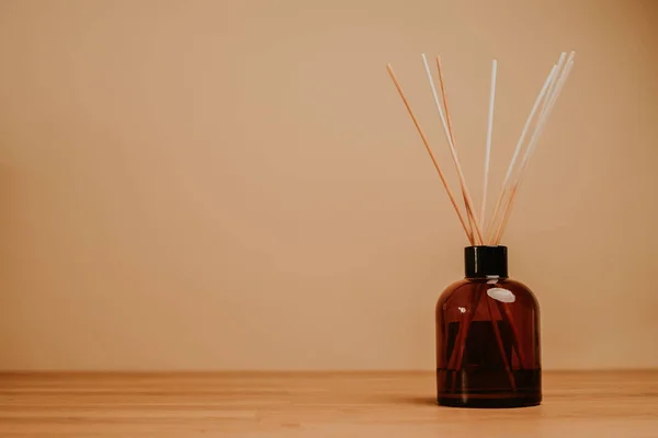 Een Close Shot Van Aroma Diffuser Geïsoleerd Een Beige Achtergrond — Stockfoto