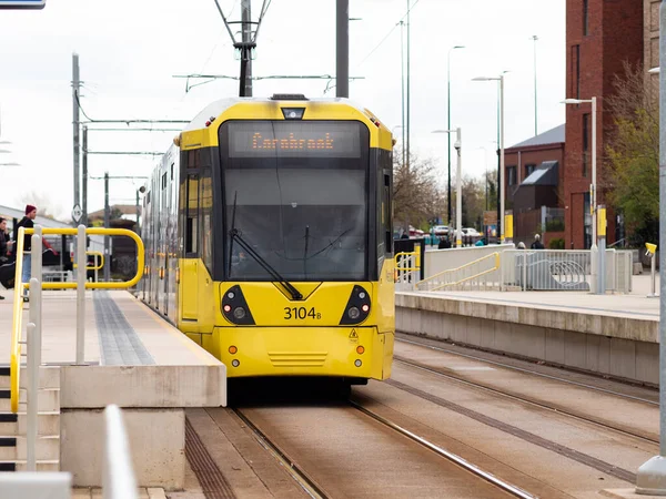 Eine Gelbe Straßenbahn Bahnhof Old Trafford — Stockfoto