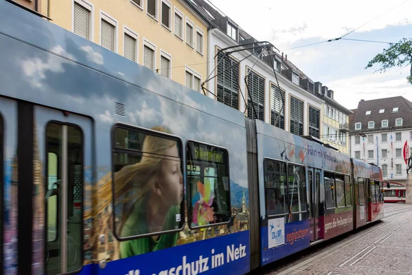 Трамвай Фасад Типичных Исторических Зданий Центре Фрайбурга Германия — стоковое фото