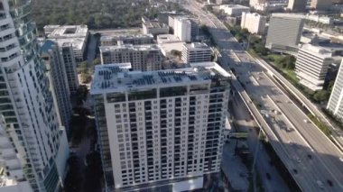 Houston şehir merkezindeki modern binaların hava manzarası, TX