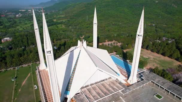 ファイサル モスク Faisal Mosque パキスタンの首都イスラマバードにあるモスクである 世界で6番目に大きなモスクである — ストック動画