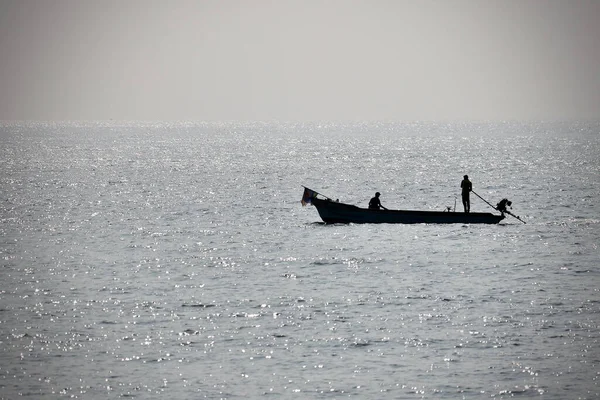Une Silhouette Pêcheurs Pêchant Dans Baie Bengale Pondichéry Puducherry Inde — Photo
