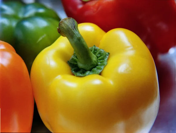 Egy Közeli Kép Színes Paprika Fény Alatt — Stock Fotó