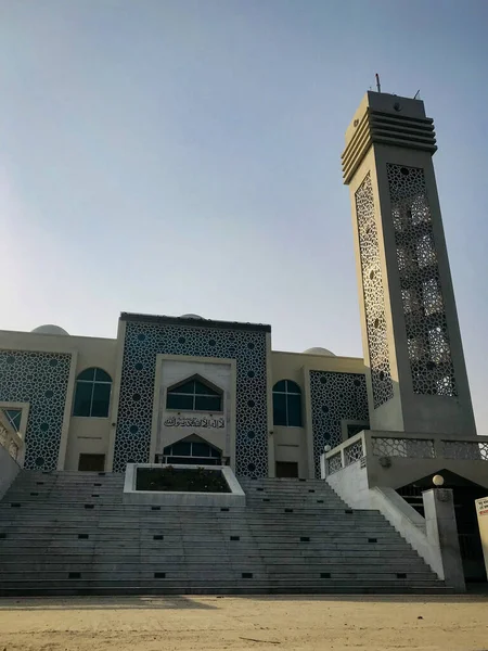 Uma Foto Baixo Ângulo Fachada Mesquita Modelo Daudkandi Upazila Bangladesh — Fotografia de Stock