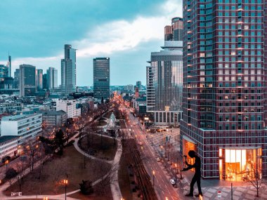 Frankfurt am Main, Almanya 'nın manzaralı bir görüntüsü.