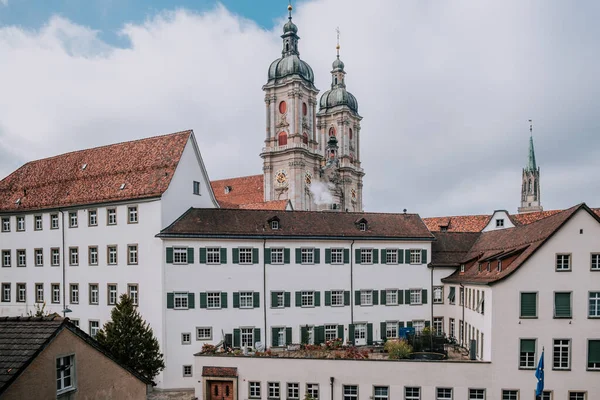 Torres Abadia Santo Fel Atrás Edifícios — Fotografia de Stock