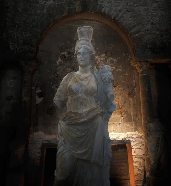 Magnífica Estátua Mármore Uma Deusa Grandiosa Chamada Tutela Datada Século — Fotografia de Stock
