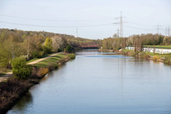 Canal Con Puente Línea Eléctrica — Foto de Stock