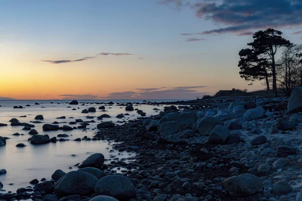 日落时分 赫塔普的岩石海岸线 — 图库照片