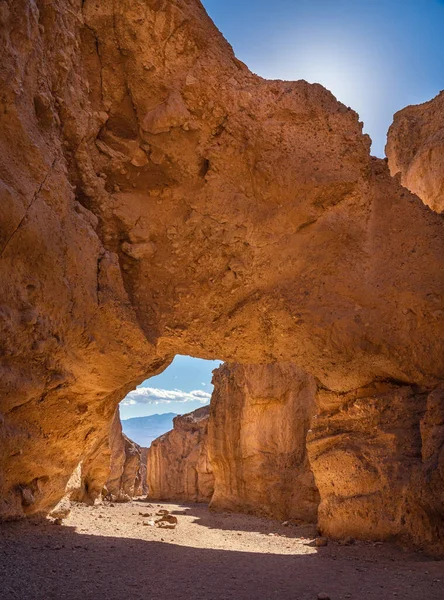 Tiro Vertical Das Rochas Maciças Death Valley Califórnia Oriental Deserto — Fotografia de Stock