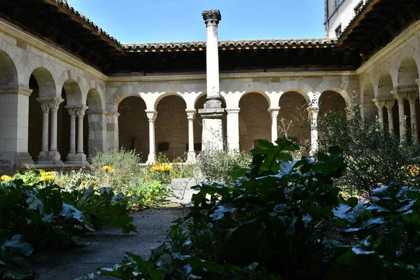 Chiostro Dell Abbazia Saint Andre Bas Vienne Francia Stata Fondata — Foto Stock