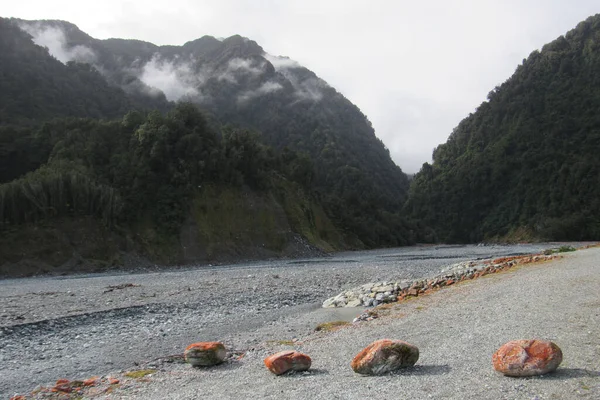群山环抱着美丽的风景 新西兰 — 图库照片