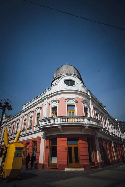 Una Foto Verticale Angolo Basso Una Galleria Pubblica Brcko Bosnia — Foto Stock