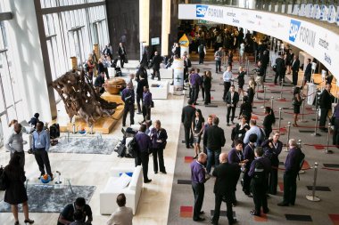 Johannesburg 'daki bir iş konferansında bir grup delegenin hava görüntüsü.