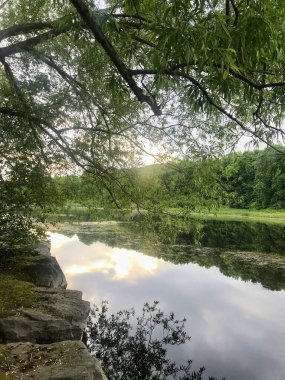Nisan 'dan Kasım' a kadar olan aylar bu patikada yürümek için idealdir..