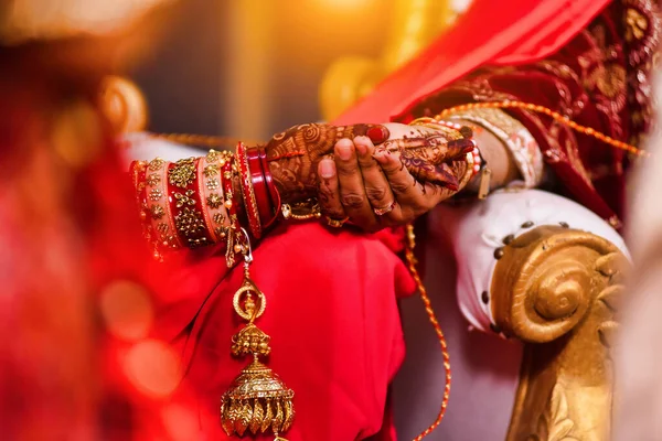 Closeup Hands Henna Tattoos Indian Traditional Wedding Ceremony Kanyadan Ritual — Stock Photo, Image