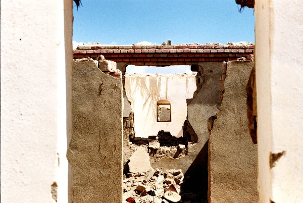 Ένα Κοντινό Πλάνο Από Ερείπια Ενός Εγκαταλελειμμένου Κτιρίου — Φωτογραφία Αρχείου