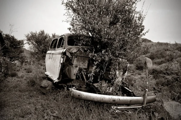 Une Voiture Vintage Abandonnée Dans Une Zone Rurale — Photo