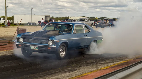 Nova Dragster Fazer Burnout Com Fumo Antes Corrida Drag Burnout — Fotografia de Stock