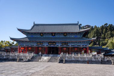 Lijiang, Çin 'deki Mufu Parkı' nda tarihi bir yapı.