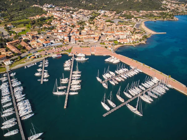 Eine Luftaufnahme Der Stadt Cannigione Und Des Hafens Sardinien — Stockfoto