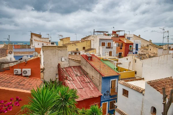 Une Vue Dessus Des Toits Multicolores Lumineux Des Bâtiments Résidentiels — Photo