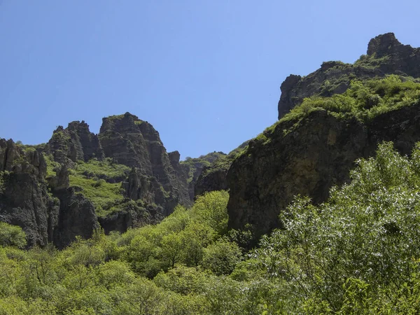 夏のアルメニアの山々の美しい風景 — ストック写真