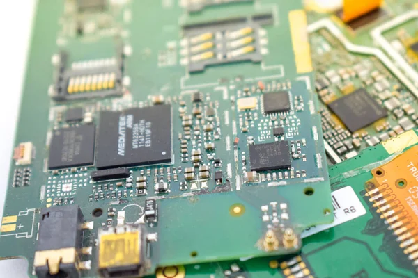 Closeup Mobile Phone Electronic Printed Circuit Boards Containing Gold Metal — Stock Photo, Image