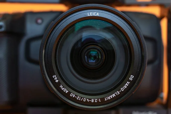 Vista Cerca Una Lente Leica Una Cámara Blackmagic Pocket Cinema —  Fotos de Stock