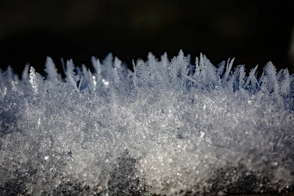 Gros Plan Cristaux Neige Sur Fond Sombre — Photo