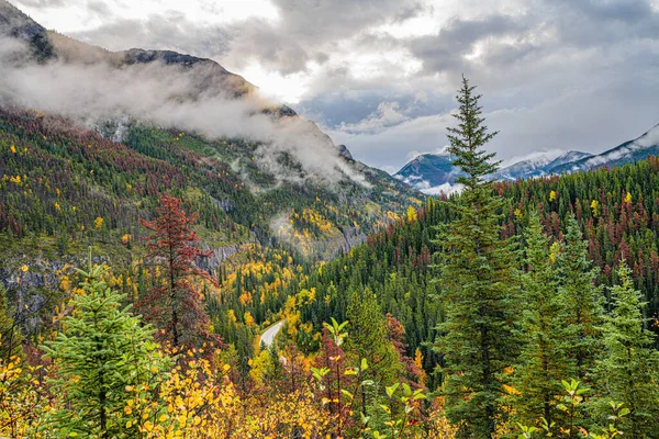 Une Vue Fascinante Magnifique Paysage Montagneux Canada — Photo