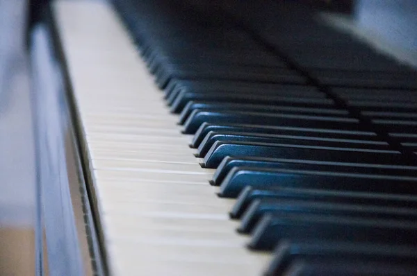 Primer Plano Del Teclado Del Piano —  Fotos de Stock