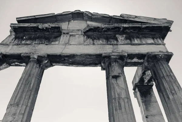 Eine Graustufenaufnahme Des Hadriansbogens Athen Griechenland — Stockfoto