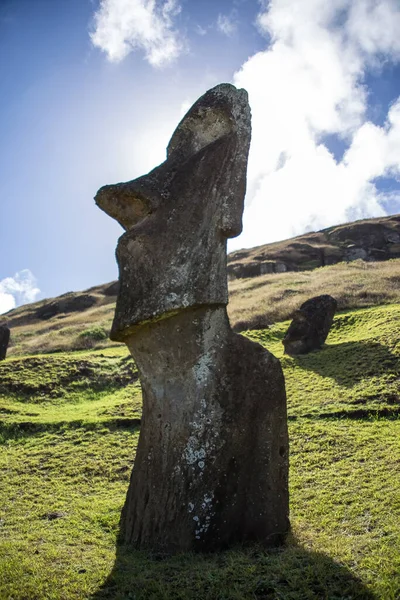 Primer Plano Vertical Una Antigua Estatua Piedra Moai Isla Pascua — Foto de Stock