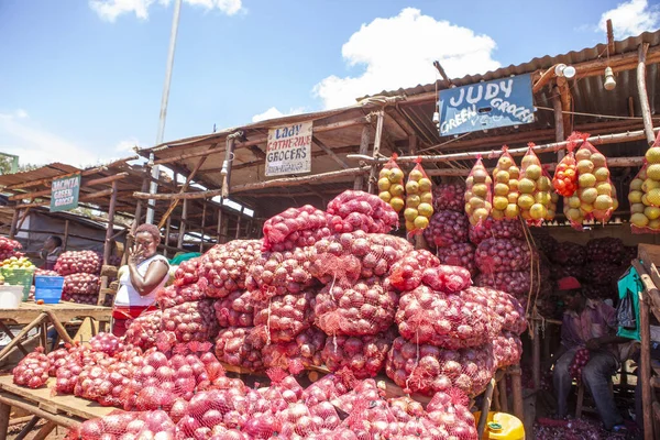 Uma Fazenda Produtos Frescos Sendo Vendidos Por Comerciantes Pequeno Mercado — Fotografia de Stock