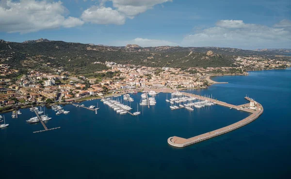 Eine Luftaufnahme Der Stadt Cannigione Und Des Hafens Sardinien — Stockfoto