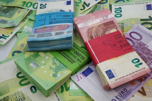 라이페 은행에서 지폐가 — 스톡 사진