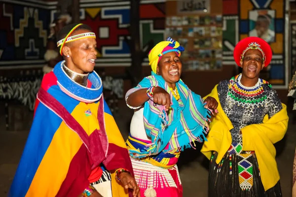 Afrikaanse Vrouwen Die Dansen Traditionele Kleding Johannesburg Zuid Afrika — Stockfoto