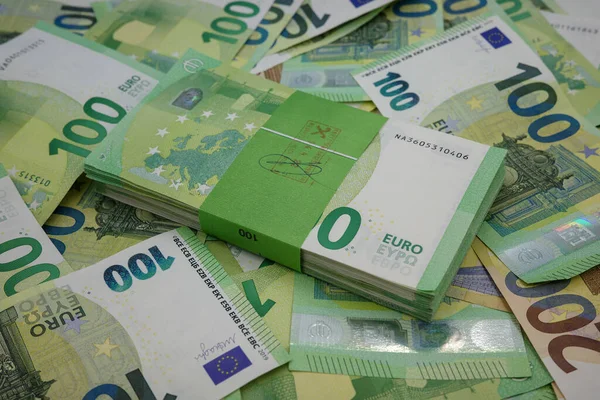 Closeup Stack 100 Euro Banknotes Top Pile Raiffeisen Bank — Stock Photo, Image