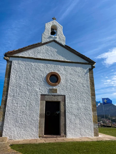 Primer Plano Vertical Capilla Ermita Guia Ribadesella Asturias España —  Fotos de Stock