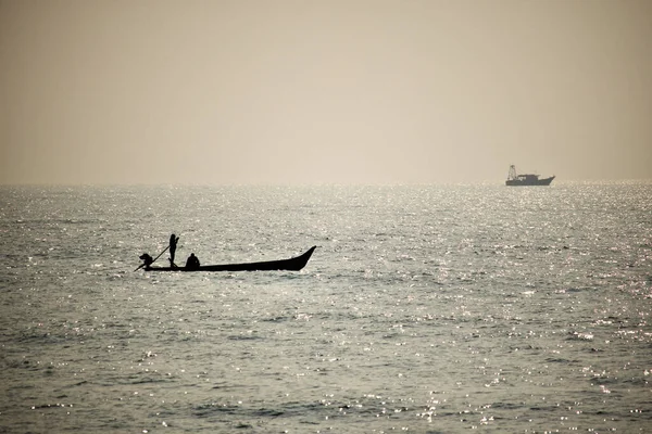 Uma Silhueta Pescadores Que Pescam Oceano Baía Bengala Pondicherry Puducherry — Fotografia de Stock