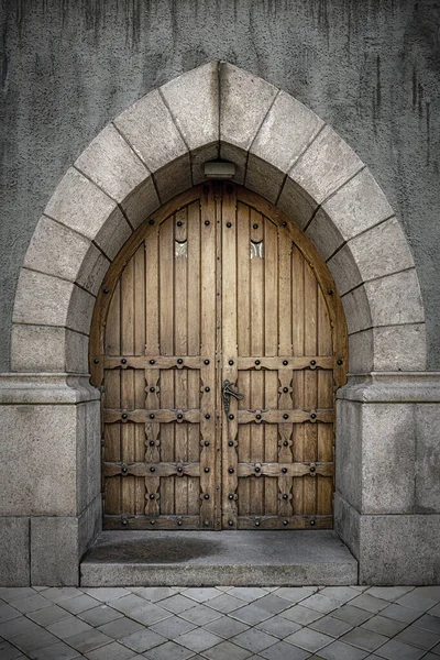 Tiro Vertical Arco Piedra Puerta Madera Medieval — Foto de Stock