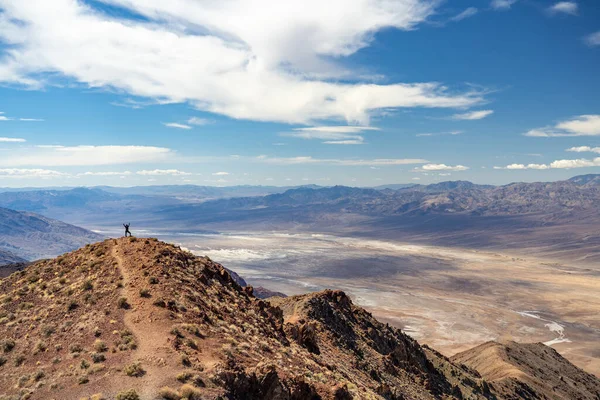 Szczyt Gór Przeciwko Dolinie Śmierci Wschodniej Kalifornii Pustyni Mojave Pustyni — Zdjęcie stockowe