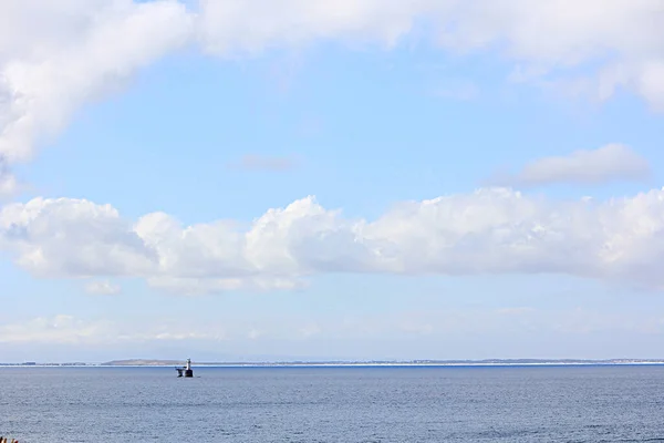 Мальовничий Вид Маяк Морському Пеклі Під Блакитним Хмарним Небом — стокове фото