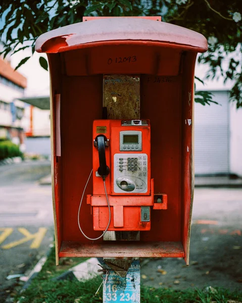 Closeup Old Red Dirty Telephone Booth Seremban Malaysia — Stock Photo, Image
