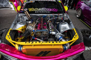 Yüksek modifiyeli bir BMW e46 'nın motorunun ayrıntıları