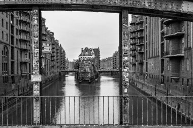 The Water Castle, Almanya 'da Hamburg eyaletinde yer alan bir şehirdir.
