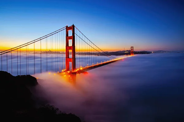 Céu Azul Gradiente Sobre Ponte Golden Gate Vermelha São Francisco — Fotografia de Stock