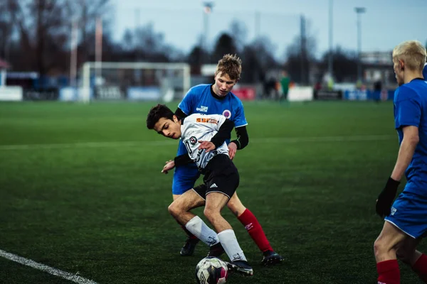 Jonge Voetballers Spelen Wedstrijd Karlslund Orebro 2022 — Stockfoto